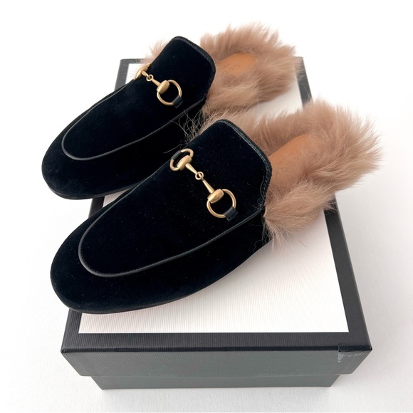 GUCCI || Princetown Fur Black Velvet Horsebit Mules Flats Slides Slippers US 7 - Picture 1 of 9